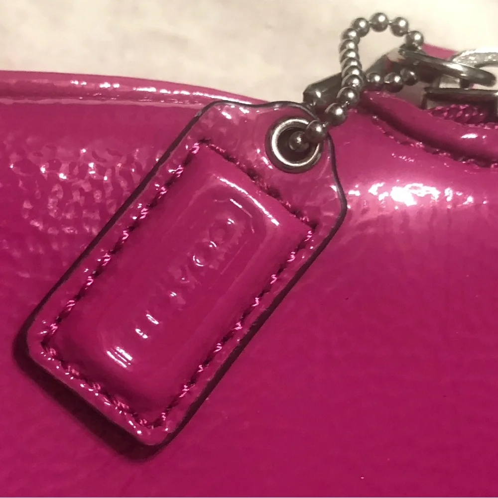 COACH NEW YORK FUCHSIA PATENT LEATHER TABLET SLEEVE